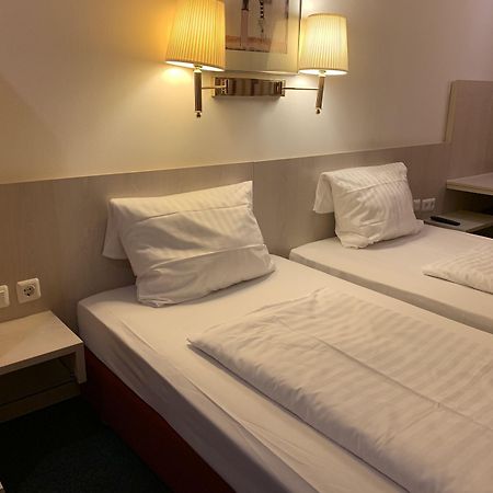 Hotel New Fair Munich Messe Bagian luar foto