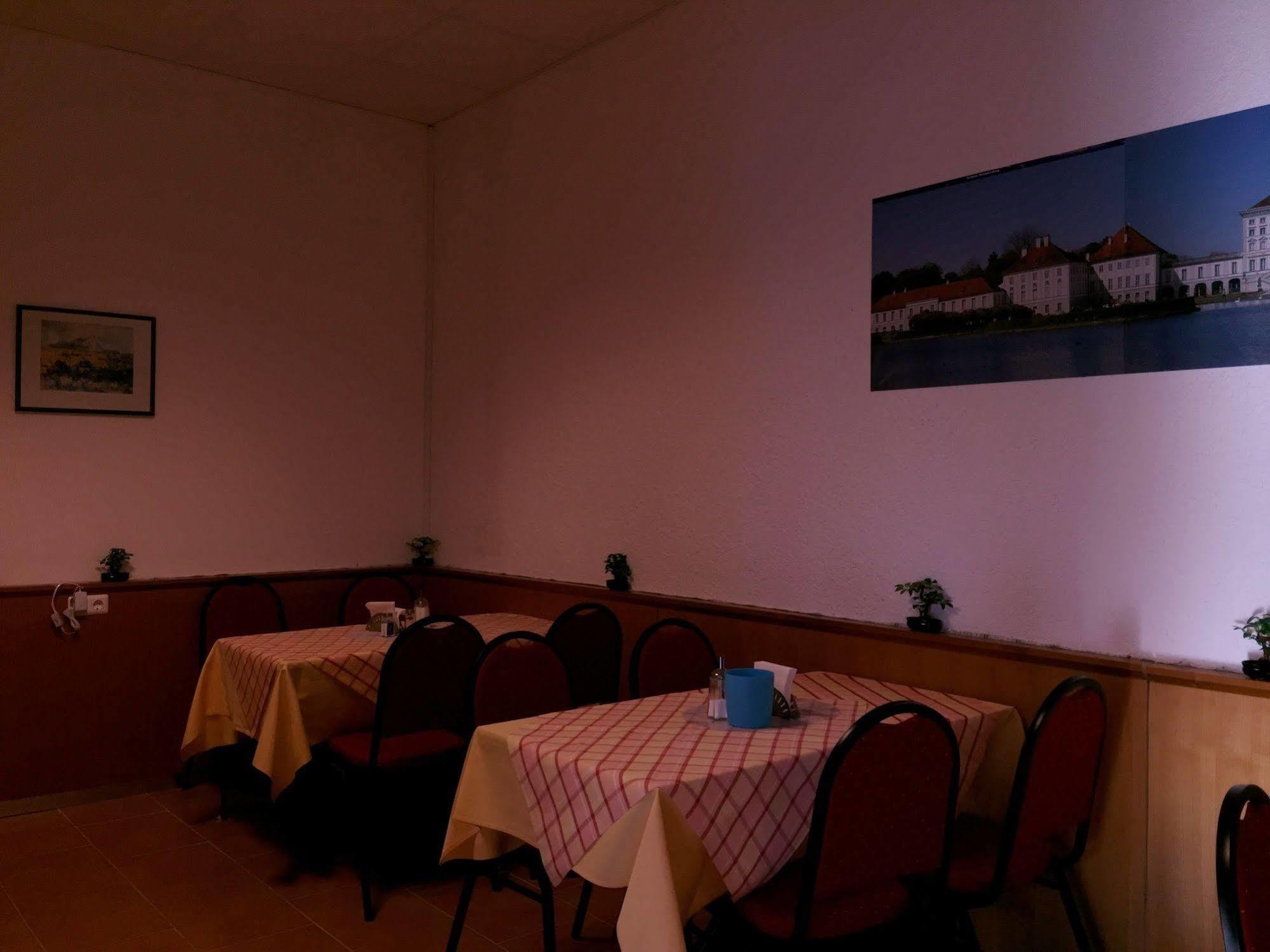 Hotel New Fair Munich Messe Bagian luar foto