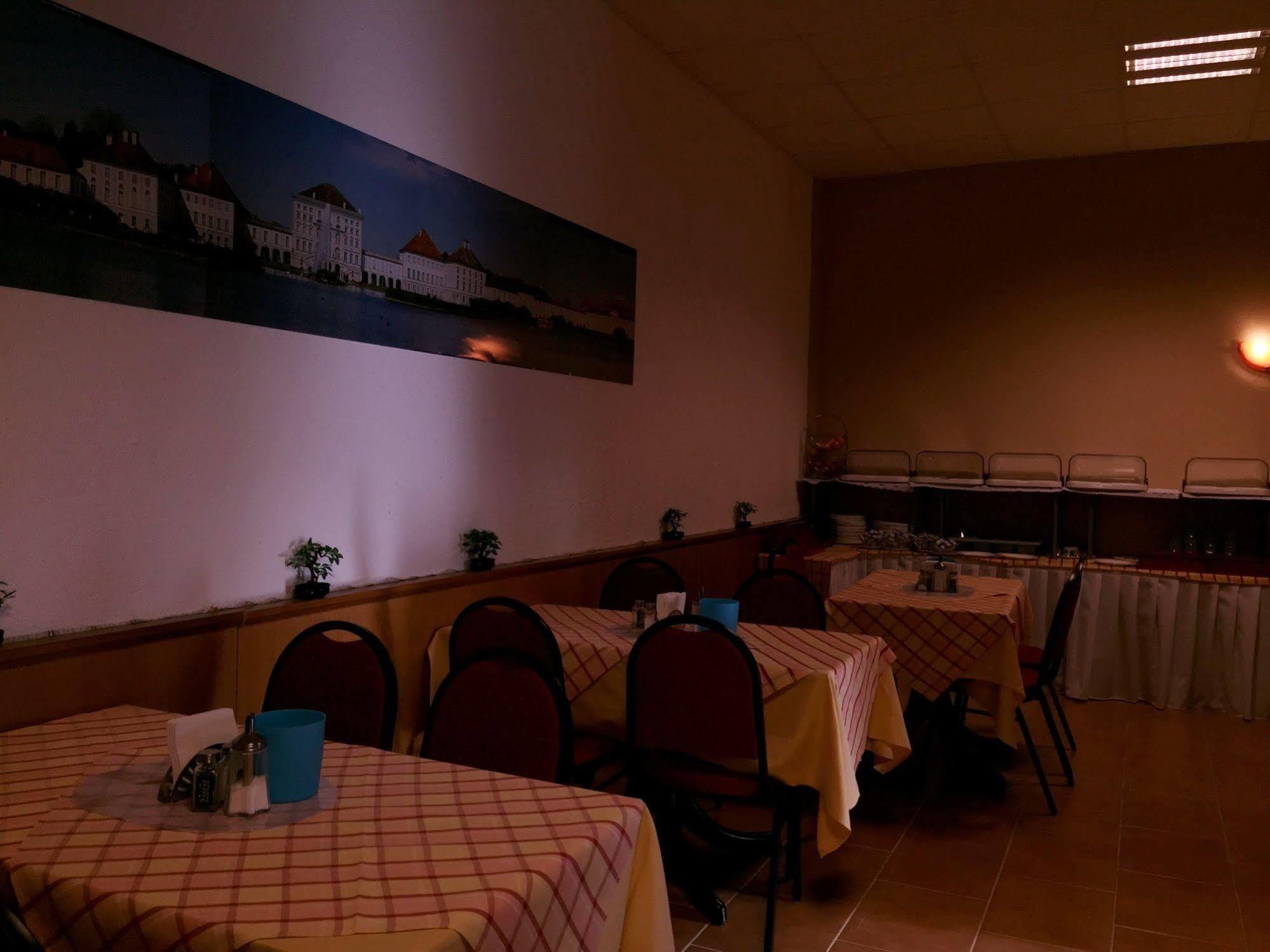 Hotel New Fair Munich Messe Bagian luar foto